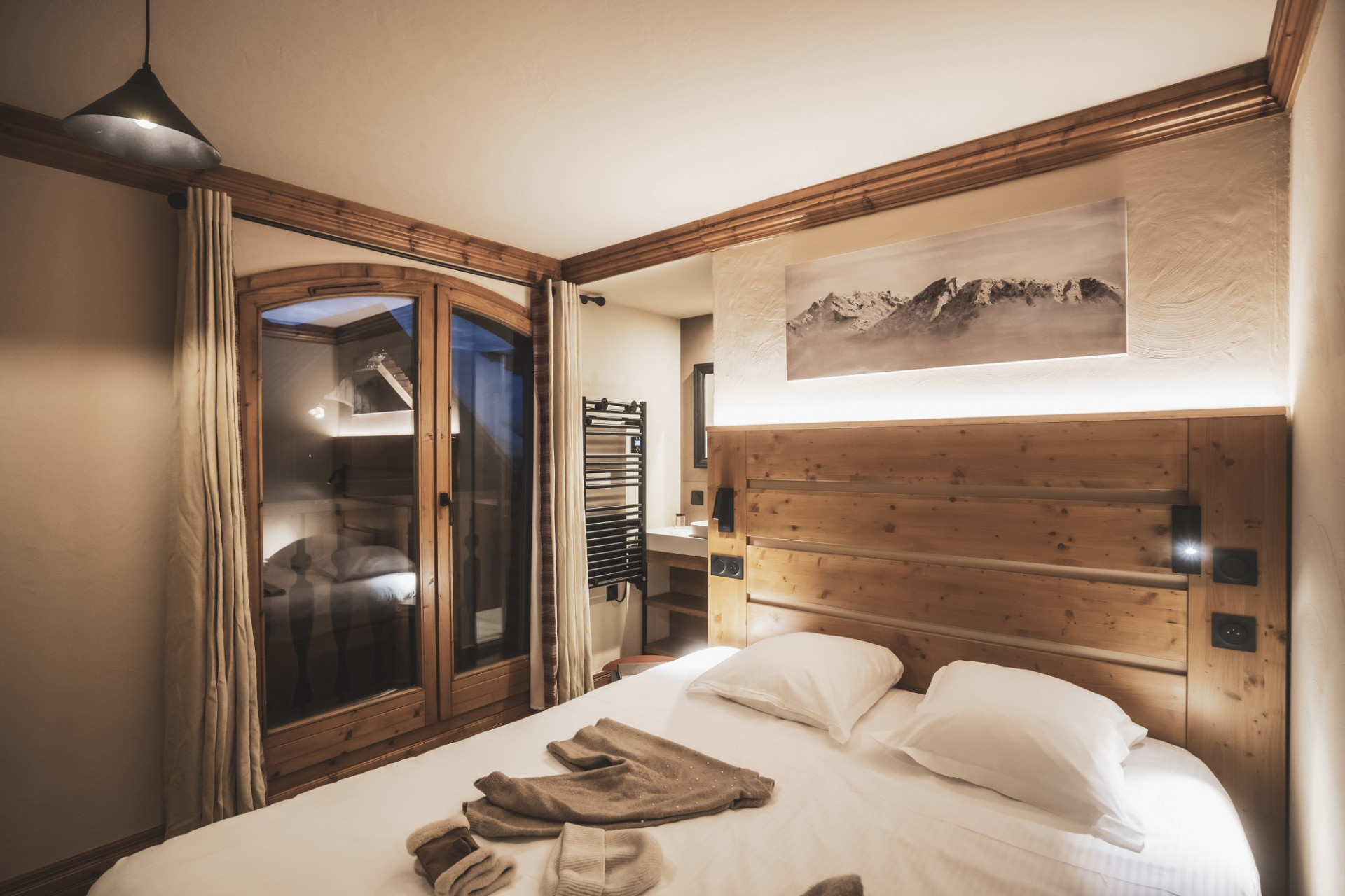 residence-sapiniere-menuires-5p8s-chambre-double-03-cande-2026-28319758