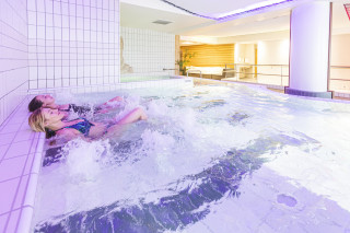 Booking Sport and Wellness LA BULLE DES BRUYERES - Swimming pool