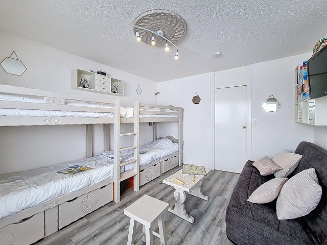 _agence-des-belleville_lv_images__lot_0000045041_08_28406001