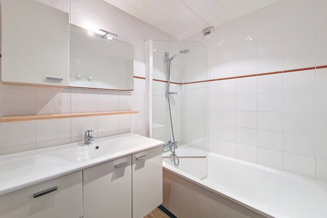 _agence-des-belleville_lv_images__lot_0000045146_13_27793711 _agence-des-belleville_lv_images__lot_0000045146_13_27793711