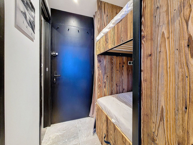 _agence-des-belleville_lv_images__lot_0000045281_09_28962982 _agence-des-belleville_lv_images__lot_0000045281_09_28962982