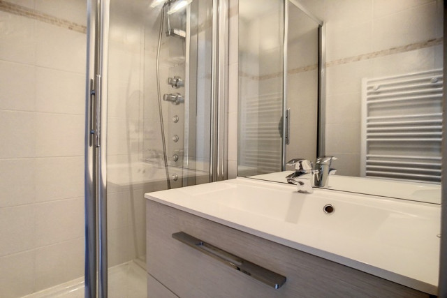 _agence-des-belleville_lv_images__lot_0000045309_14_29059929 _agence-des-belleville_lv_images__lot_0000045309_14_29059929