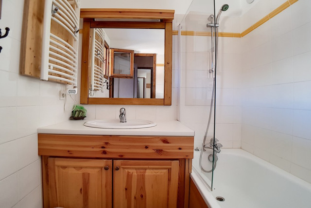 _agence-des-belleville_lv_images__lot_0000045363_12_27844492 _agence-des-belleville_lv_images__lot_0000045363_12_27844492