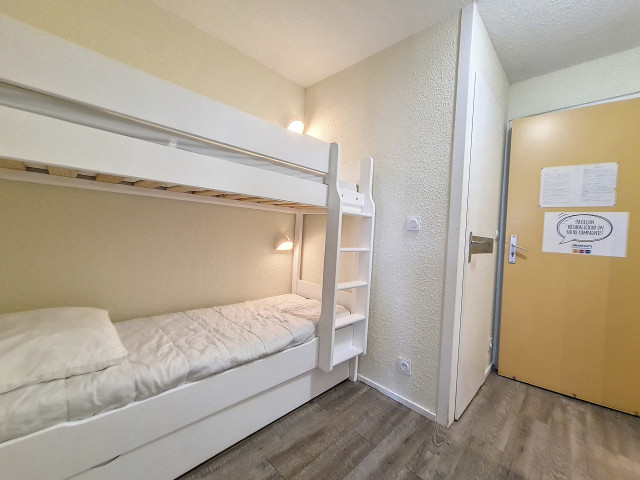 _agence-des-belleville_lv_images__lot_0000045633_12_29219130