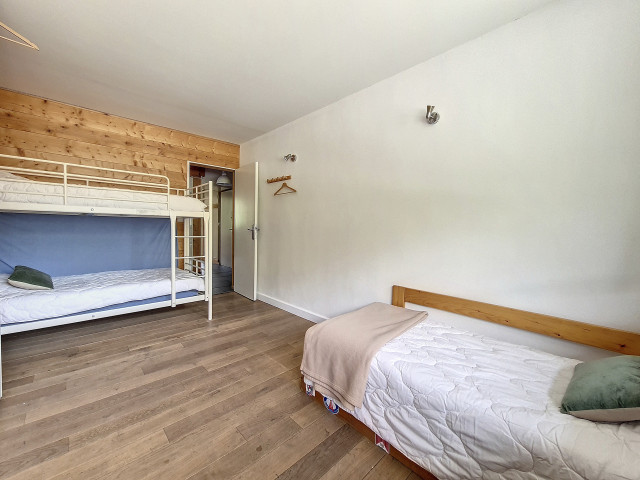 _agence-des-belleville_lv_images__lot_0000045651_14_29696384 _agence-des-belleville_lv_images__lot_0000045651_14_29696384