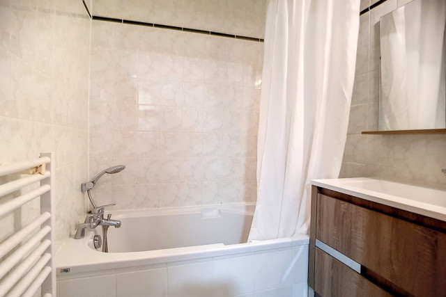 _agence-des-belleville_lv_images__lot_0000045722_13_28731759 _agence-des-belleville_lv_images__lot_0000045722_13_28731759