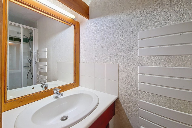 _agence-des-belleville_lv_images__lot_0000070618_14_28360569 _agence-des-belleville_lv_images__lot_0000070618_14_28360569