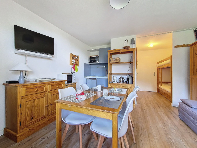 _agence-des-belleville_lv_images__lot_0000070860_06_28381431 _agence-des-belleville_lv_images__lot_0000070860_06_28381431