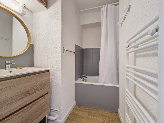 _agence-des-belleville_lv_images__lot_0000070860_13_28975811 _agence-des-belleville_lv_images__lot_0000070860_13_28975811