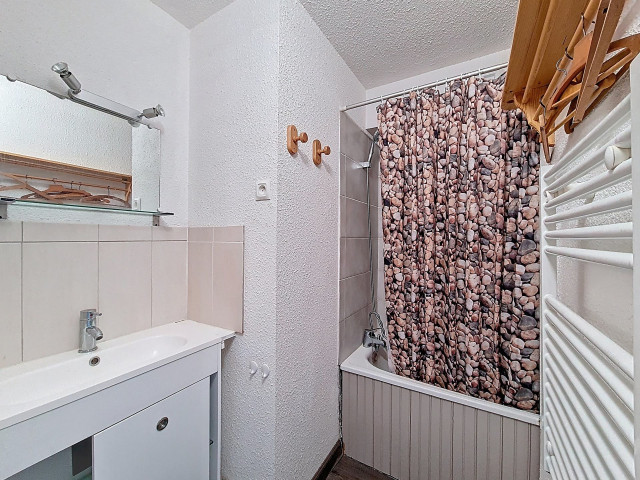_agence-des-belleville_lv_images__lot_0000071039_10_32169881 _agence-des-belleville_lv_images__lot_0000071039_10_32169881