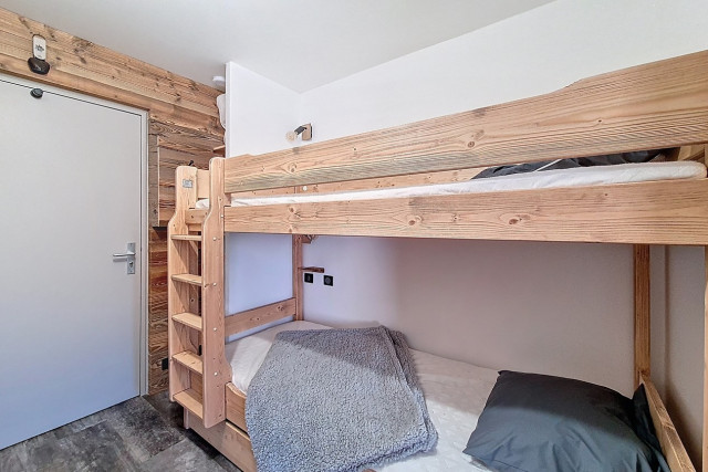 _agence-des-belleville_lv_images__lot_0000071064_11_29054635 _agence-des-belleville_lv_images__lot_0000071064_11_29054635