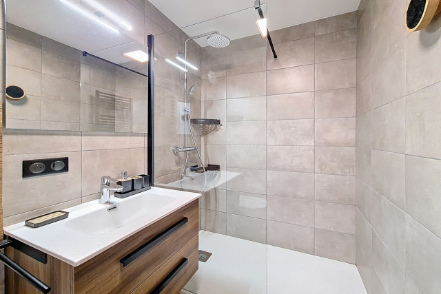 _agence-des-belleville_lv_images__lot_0000071064_13_27615996 _agence-des-belleville_lv_images__lot_0000071064_13_27615996