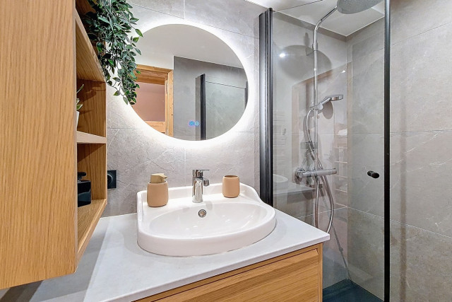 _agence-des-belleville_lv_images__lot_0000071077_13_28828242 _agence-des-belleville_lv_images__lot_0000071077_13_28828242