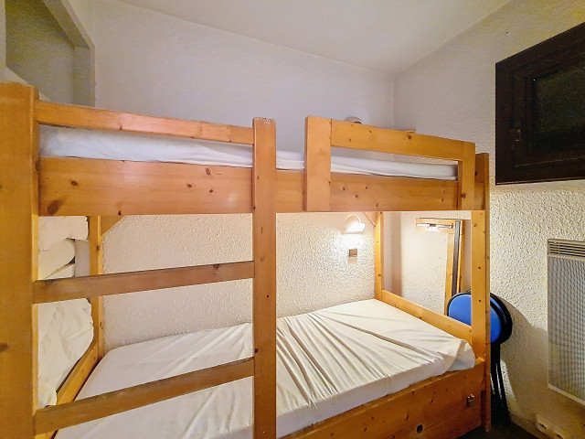 _agence-des-belleville_lv_images__lot_0000071190_12_29451963