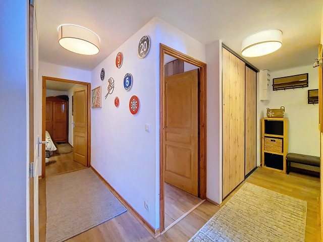 _agence-des-belleville_lv_images__lot_0000071217_11_29690740 _agence-des-belleville_lv_images__lot_0000071217_11_29690740