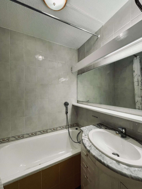 _clients_023300005_photos_30f_29994147