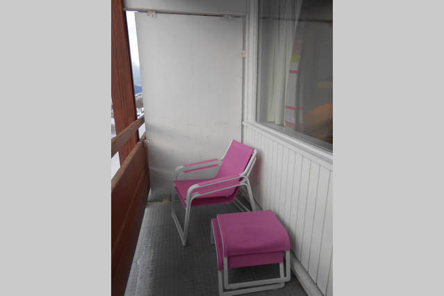 _lv_images__lot_0000000003_06_28745790