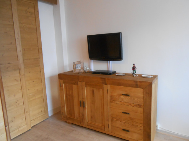 _lv_images__lot_0000000003_09_27517173