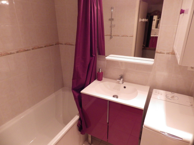 _lv_images__lot_0000000006_08_29228870