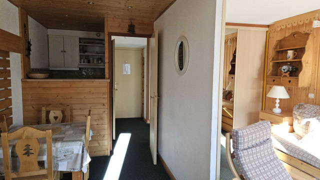 _lv_images__lot_0000000009_08_29667956