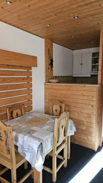 _lv_images__lot_0000000009_10_27858434