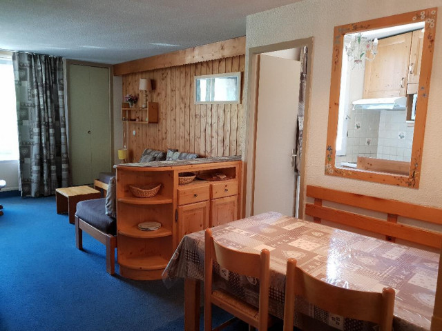 _lv_images__lot_0000000010_04_27708357