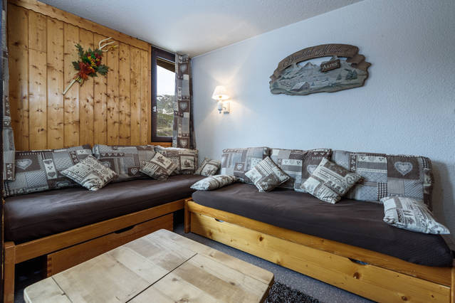 _lv_images__lot_0000000012_02_27670112