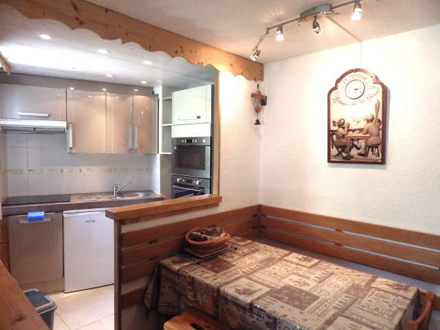 _lv_images__lot_0000000017_03_29268514