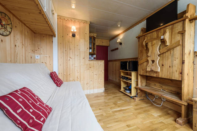 _lv_images__lot_0000000022_04_32392333