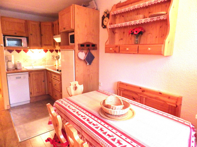 _lv_images__lot_0000000027_05_29288796