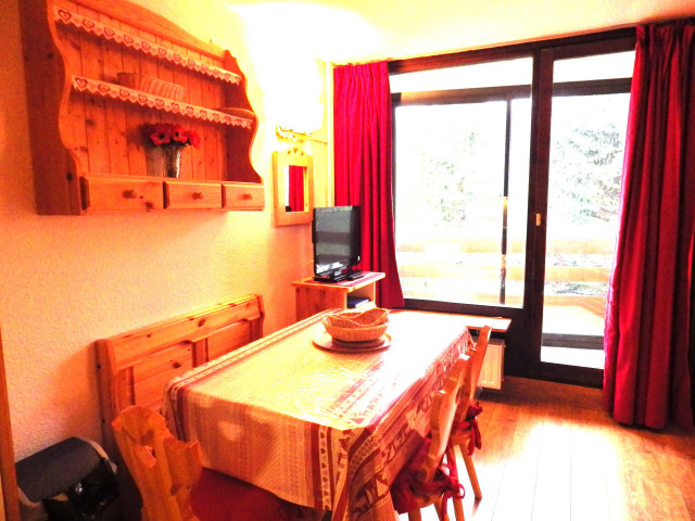 _lv_images__lot_0000000027_06_29891846