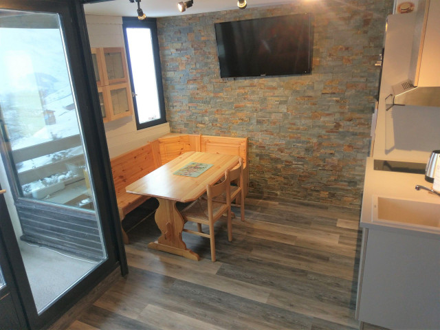 _lv_images__lot_0000000032_03_29627734