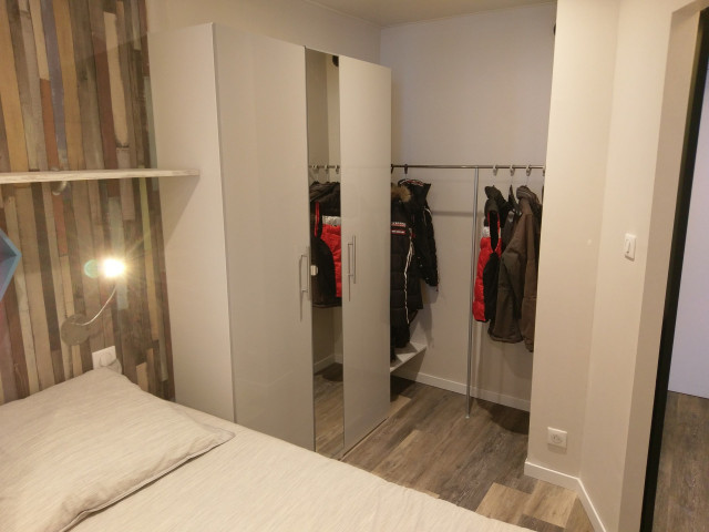 _lv_images__lot_0000000032_06_29647711