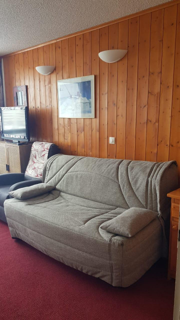 _lv_images__lot_0000000063_07_28647938