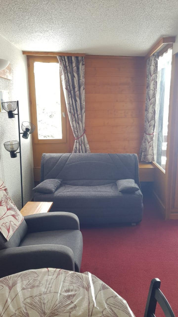 _lv_images__lot_0000000063_08_28534864