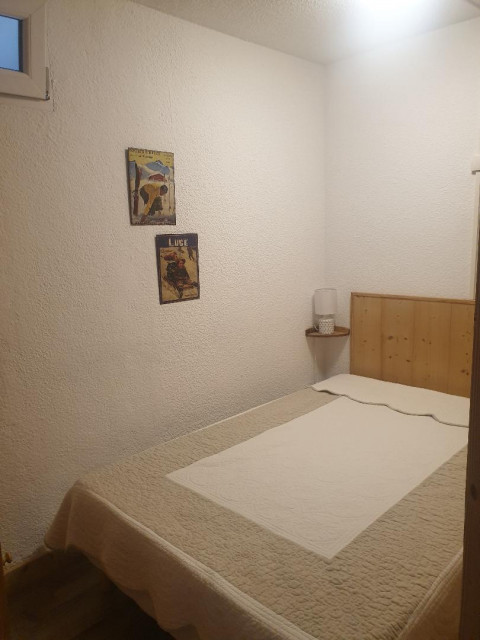 _lv_images__lot_0000000070_03_27440848 _lv_images__lot_0000000070_03_27440848