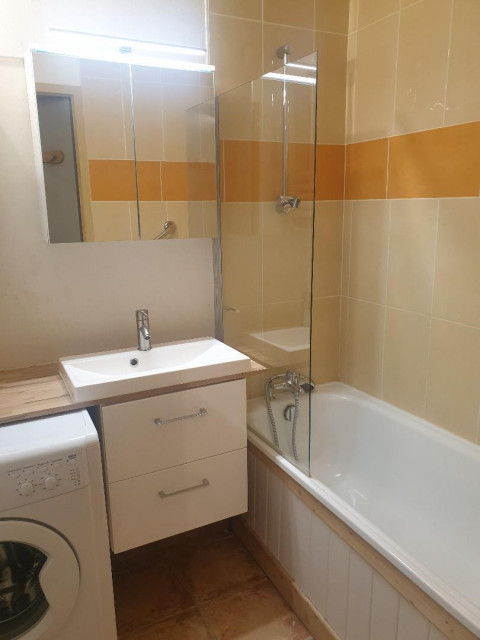 _lv_images__lot_0000000070_07_28613074