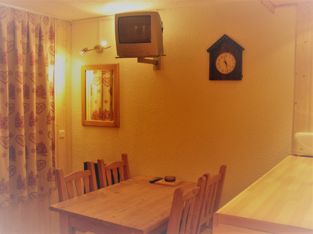 _lv_images__lot_0000000081_02_29950209