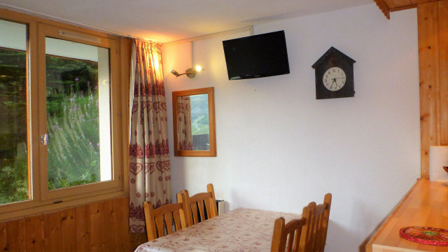 _lv_images__lot_0000000081_06_30105332