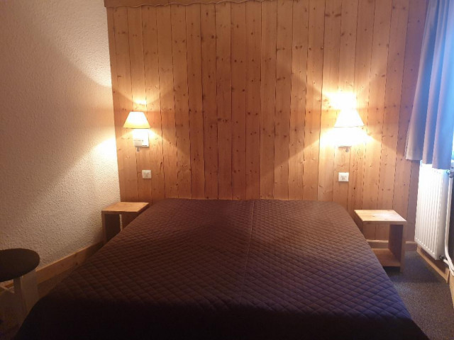 _lv_images__lot_0000000082_02_30184548