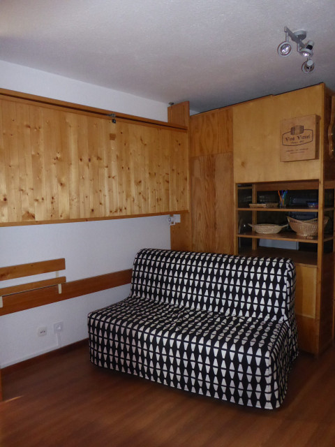 _lv_images__lot_0000000097_02_28824727