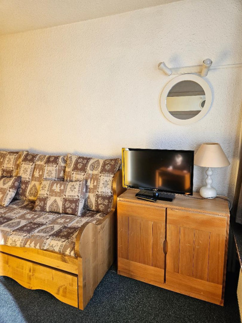 _lv_images__lot_0000000110_01_27708509