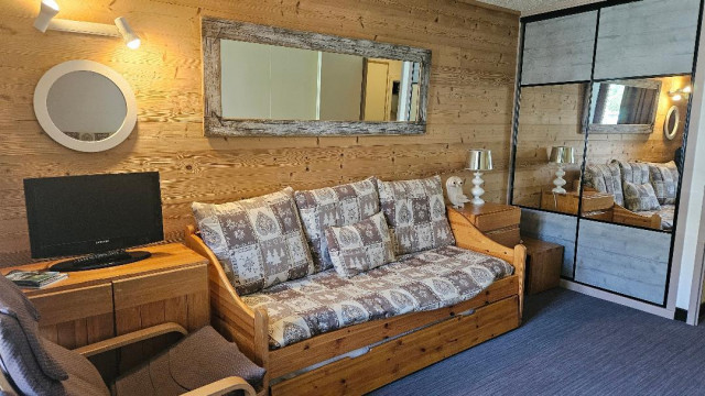 _lv_images__lot_0000000125_02_30053342