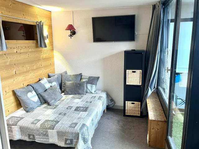 _lv_images__lot_0000000128_01_29807818 _lv_images__lot_0000000128_01_29807818