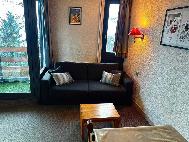 _lv_images__lot_0000000128_02_28913363 _lv_images__lot_0000000128_02_28913363