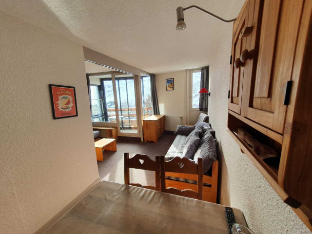 _lv_images__lot_0000000128_05_30184591