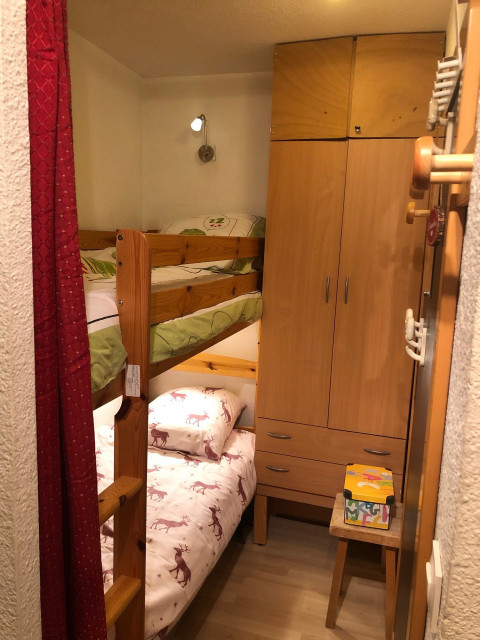 _lv_images__lot_0000000130_03_30184651