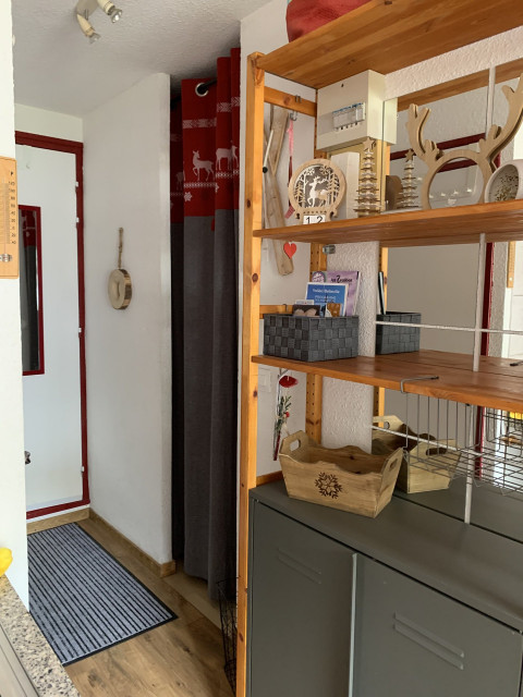 _lv_images__lot_0000000130_04_29110425