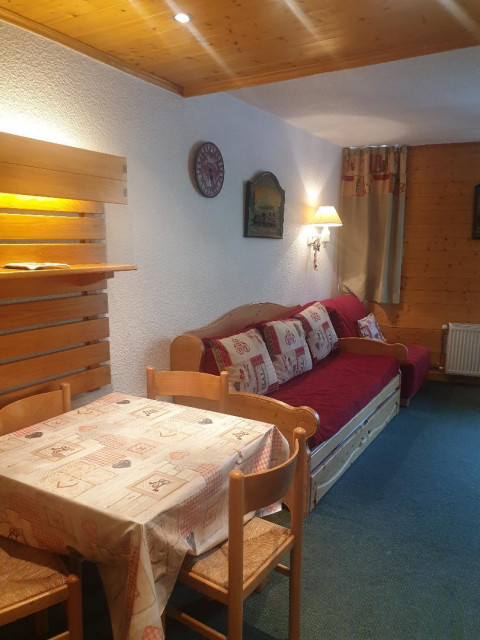 _lv_images__lot_0000000133_05_28746130