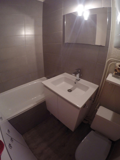 _lv_images__lot_0000000135_03_29070690 _lv_images__lot_0000000135_03_29070690